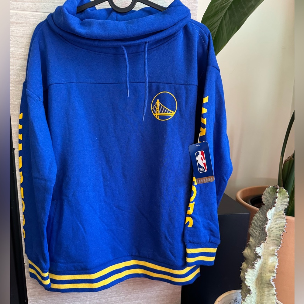 NWT Women’s Golden State Warriors Basketball Sweater